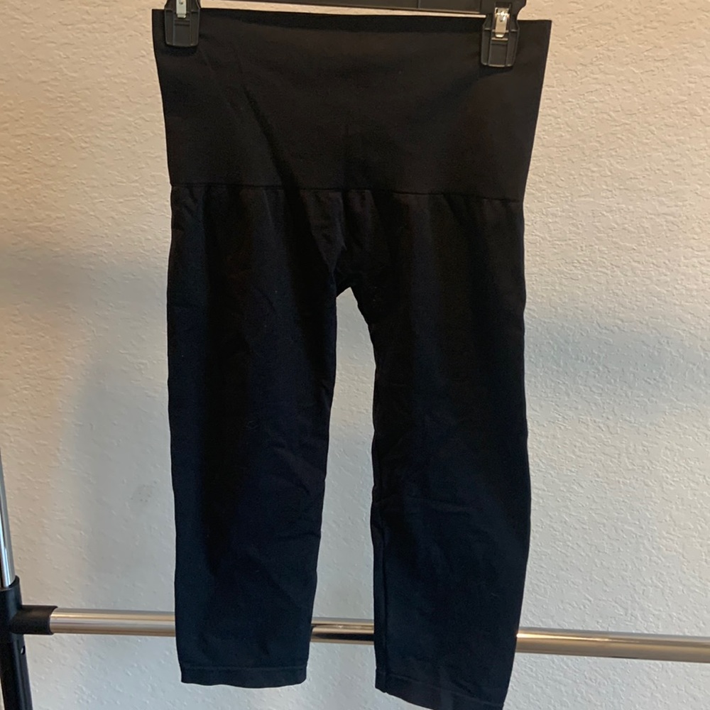 Soma black crop compression leggings